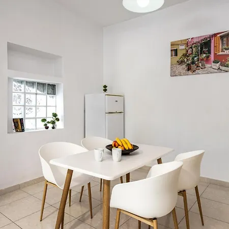 Aleanna Cozy Luxury Apartament