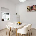 Aleanna Cozy Luxury Apartment